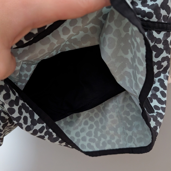 lululemon athletica Tracker Shorts Size 6 Blue Black Lined Gym Fitness Yoga - Picture 4 of 7